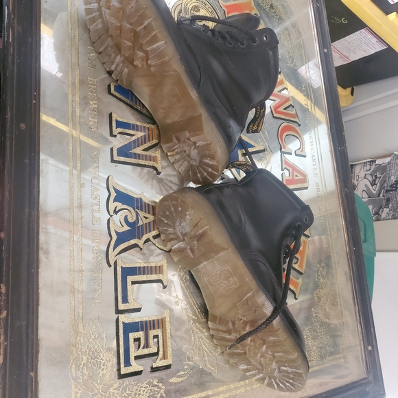 DR MARTENS Industrial Workboots Like New Condition - Picture 2 of 7